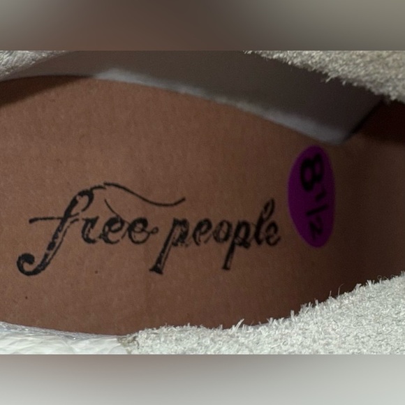 Free People “Willa” Heeled Vegan Leather White Textured Ankle Boots Size 8.5 - Picture 10 of 13